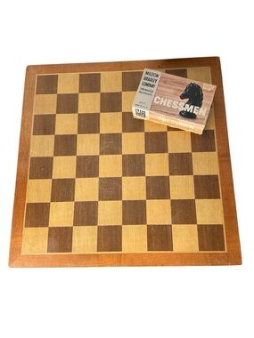 MILTON BRADLEY Vintage 1958 Chessmen Chess Wood Board Set Plastic Pieces